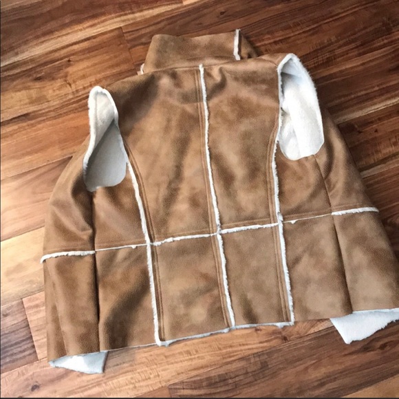 🤎Faux fur-lined vest with pockets🤎 - Picture 2 of 6